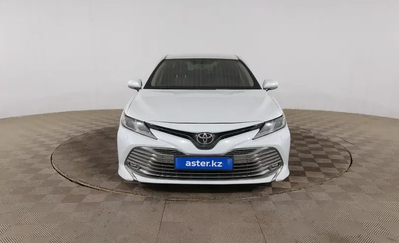 Toyota Camry 2019 года за 12 300 000 тг. в Шымкент фото 2