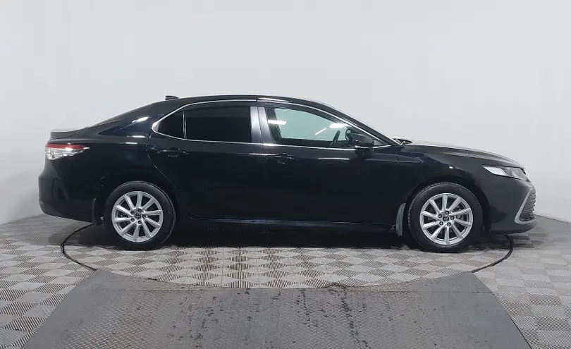 Toyota Camry 2021 года за 10 990 000 тг. в Астана фото 4