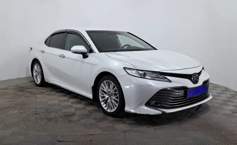 Toyota Camry 2019 года за 12 800 000 тг. в Астана фото 3