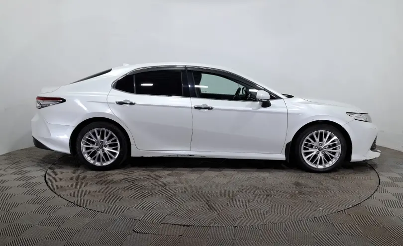 Toyota Camry 2019 года за 12 800 000 тг. в Астана фото 4