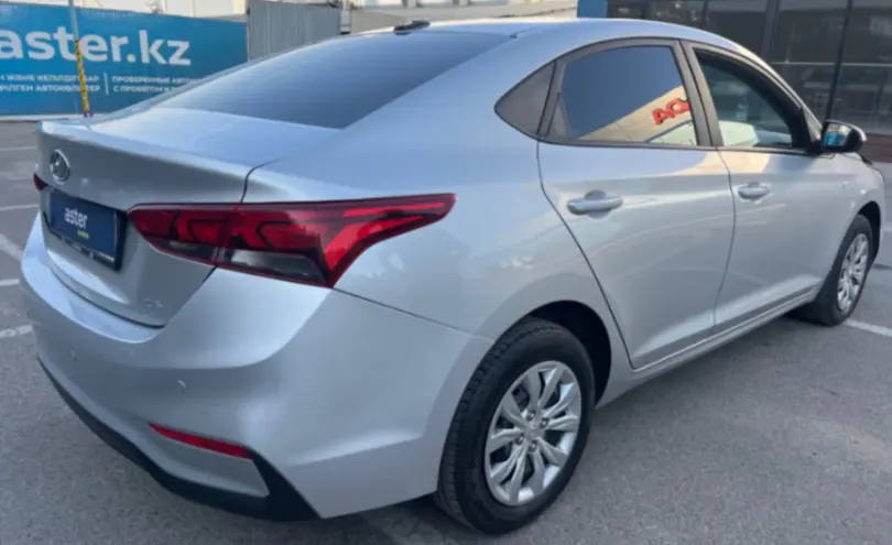 Hyundai Accent 2019 года за 6 990 000 тг. в Алматы фото 3