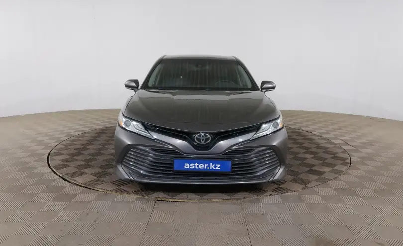 Toyota Camry 2017 года за 9 990 000 тг. в Шымкент фото 2