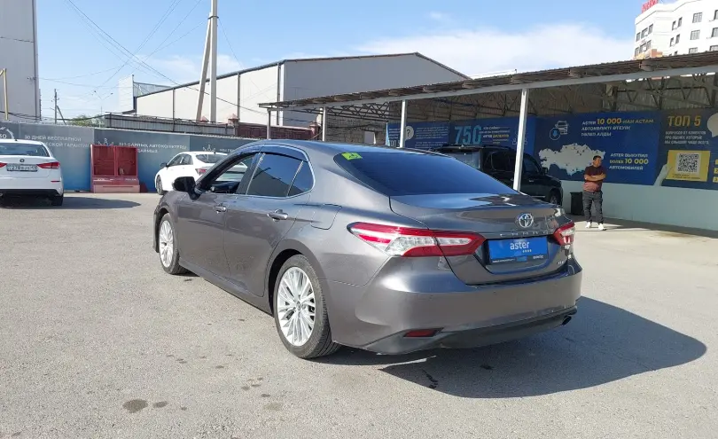 Toyota Camry 2017 года за 9 990 000 тг. в Шымкент фото 4