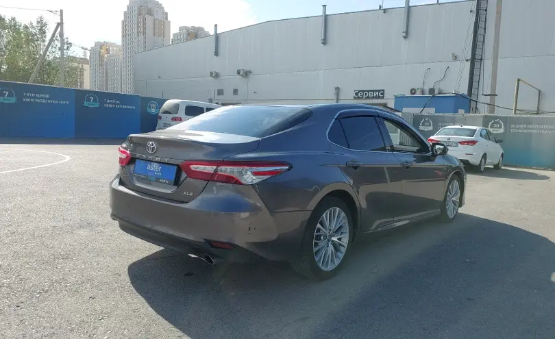 Toyota Camry 2017 года за 9 990 000 тг. в Шымкент фото 3
