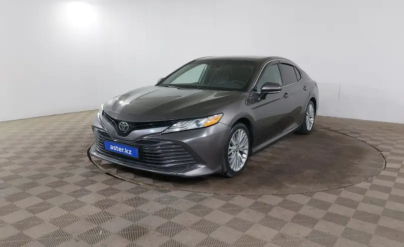 Toyota Camry 2017 года за 9 990 000 тг. в Шымкент фото 1