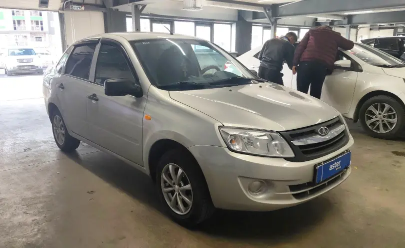 LADA (ВАЗ) Granta 2014 года за 2 790 000 тг. в Астана фото 2