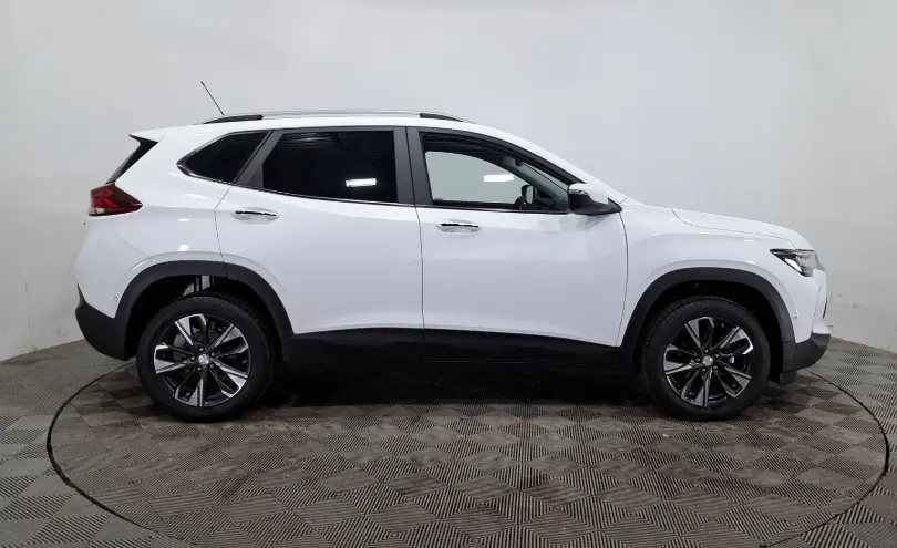 Chevrolet Tracker 2024 года за 7 990 000 тг. в Астана фото 4
