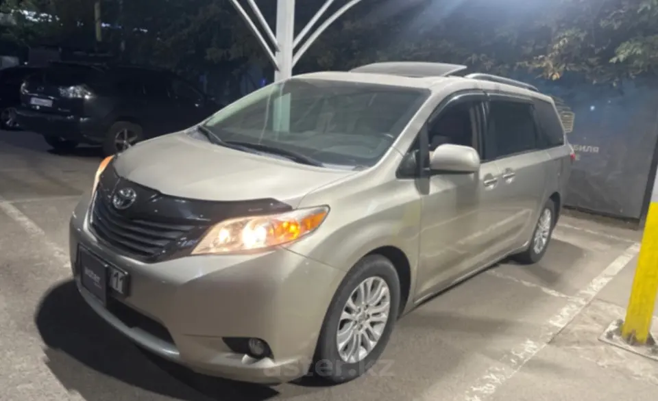 Toyota Sienna 2016 года за 16 900 000 тг. в Алматы