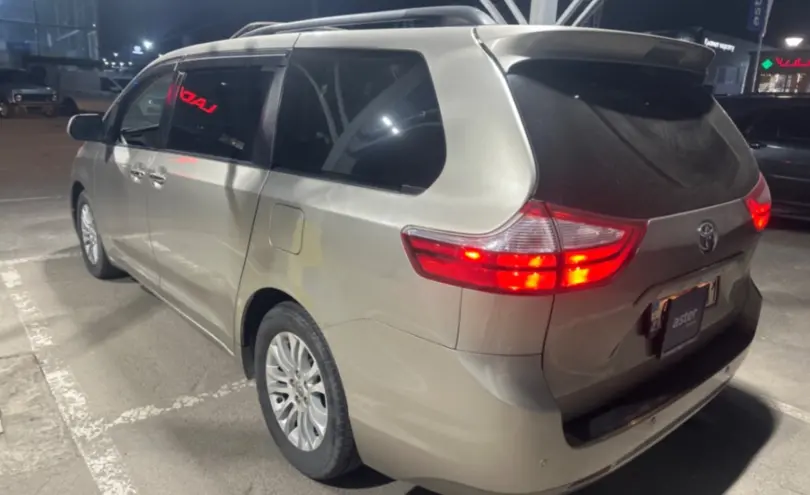 Toyota Sienna 2016 года за 16 900 000 тг. в Алматы фото 4