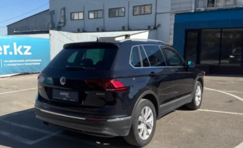 Volkswagen Tiguan 2018 года за 10 190 000 тг. в Алматы фото 3