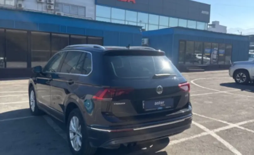 Volkswagen Tiguan 2018 года за 10 190 000 тг. в Алматы фото 4