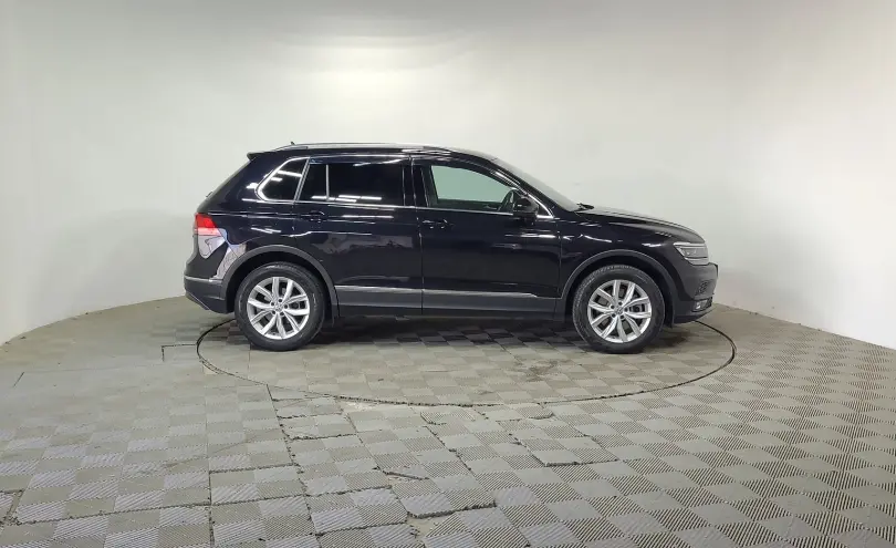 Volkswagen Tiguan 2018 года за 10 190 000 тг. в Алматы фото 4