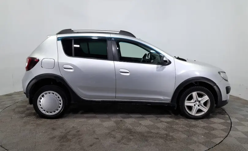 Renault Sandero 2016 года за 2 890 000 тг. в Астана фото 4