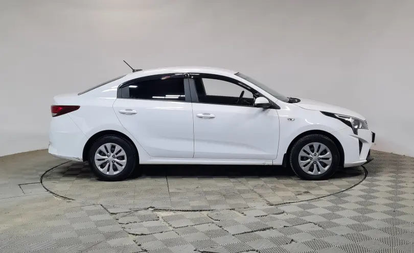 Kia Rio 2022 года за 7 190 000 тг. в Алматы фото 4
