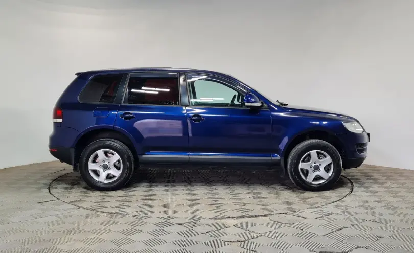 Volkswagen Touareg 2007 года за 4 590 000 тг. в Алматы фото 4