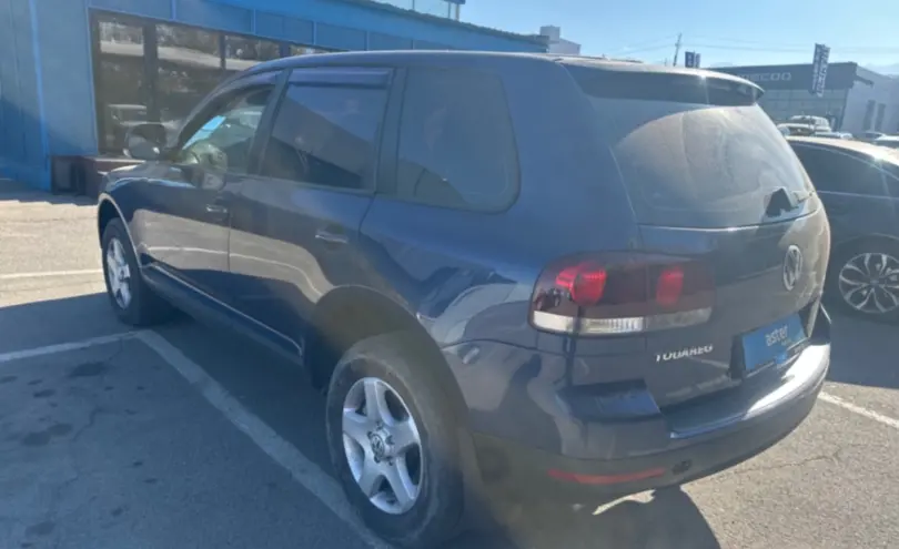 Volkswagen Touareg 2007 года за 4 590 000 тг. в Алматы фото 4