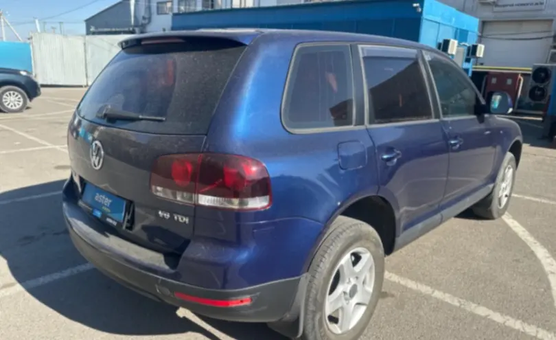 Volkswagen Touareg 2007 года за 4 590 000 тг. в Алматы фото 3