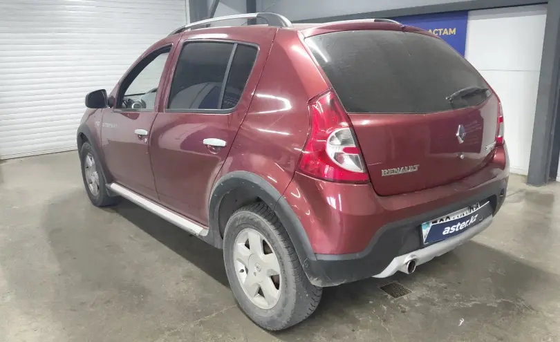 Renault Sandero 2014 года за 3 650 000 тг. в Астана фото 4