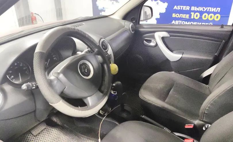 Renault Sandero 2014 года за 3 650 000 тг. в Астана фото 5