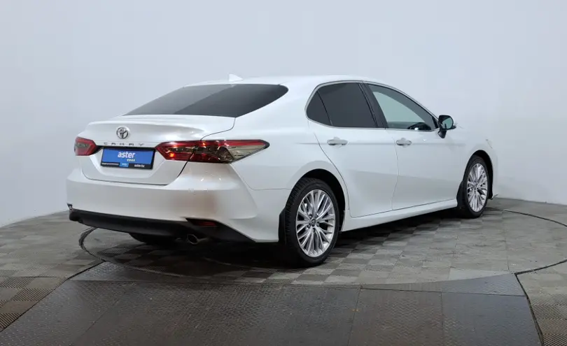 Toyota Camry 2018 года за 12 750 000 тг. в Астана фото 5
