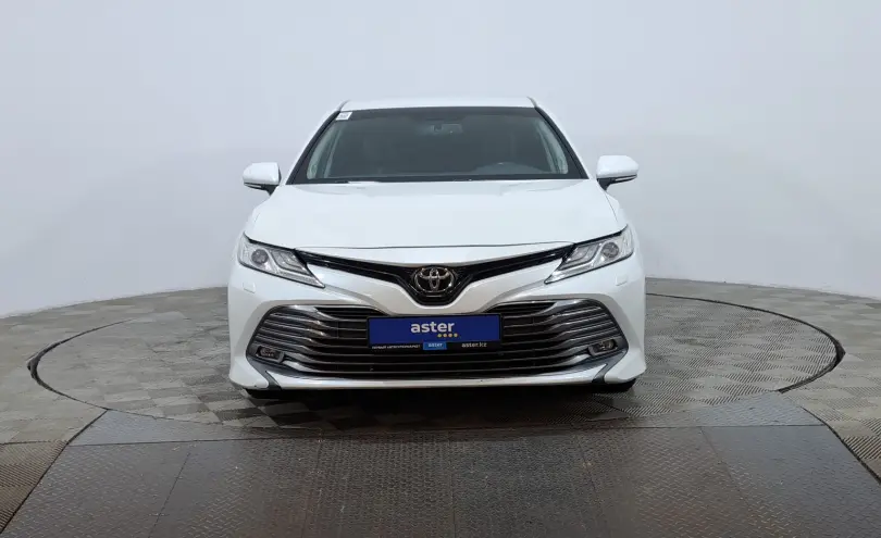 Toyota Camry 2018 года за 12 750 000 тг. в Астана фото 2