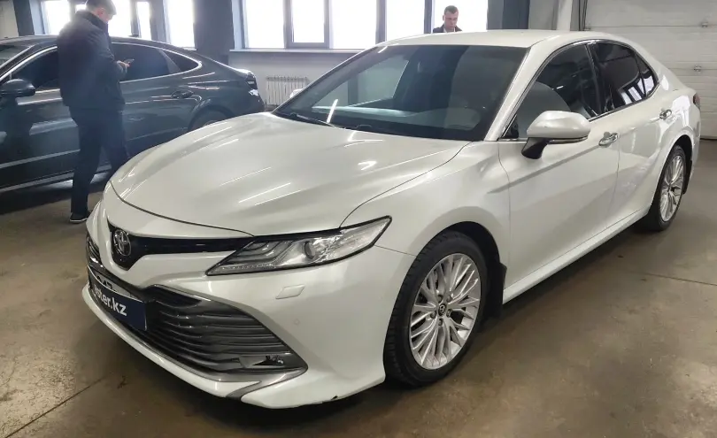 Toyota Camry 2018 года за 12 750 000 тг. в Астана фото 1