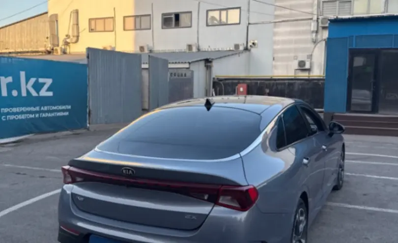 Kia K5 2020 года за 9 790 000 тг. в Алматы фото 3