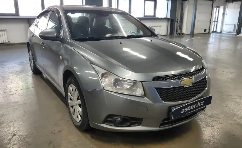 Chevrolet Cruze 2012 года за 3 990 000 тг. в Астана фото 2