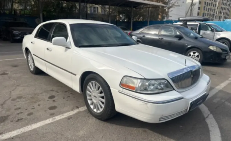 Lincoln Town Car 2004 года за 3 590 000 тг. в Алматы фото 2