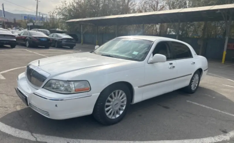 Lincoln Town Car 2004 года за 3 590 000 тг. в Алматы фото 1