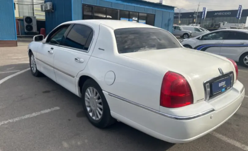 Lincoln Town Car 2004 года за 3 590 000 тг. в Алматы фото 4