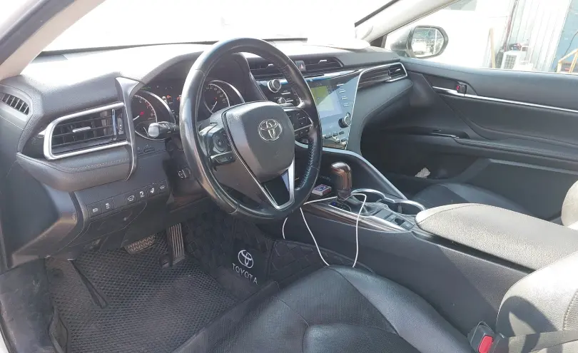 Toyota Camry 2019 года за 13 990 000 тг. в Шымкент фото 5
