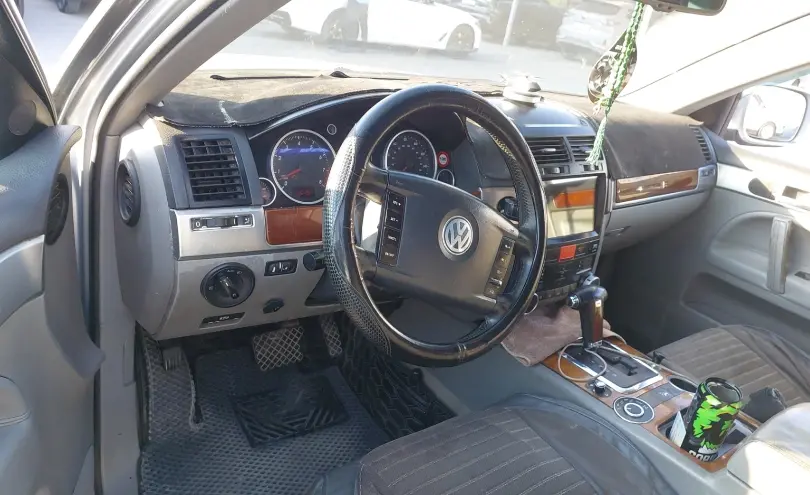 Volkswagen Touareg 2004 года за 2 990 000 тг. в Шымкент фото 5