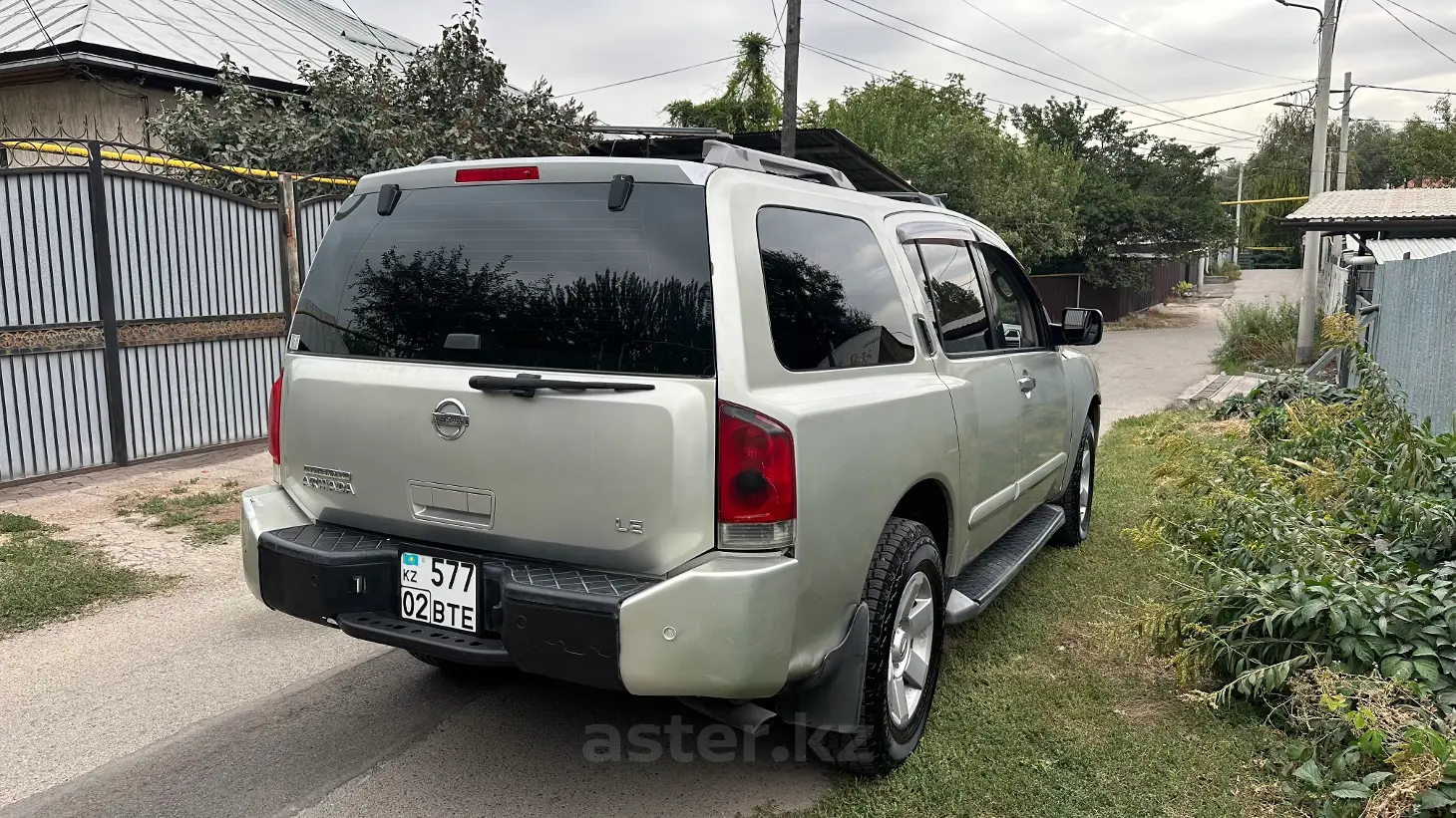 Nissan Armada, 2004