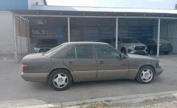 Mercedes-Benz E-Класс 1993 года за 2 000 000 тг. в Тараз фото 4