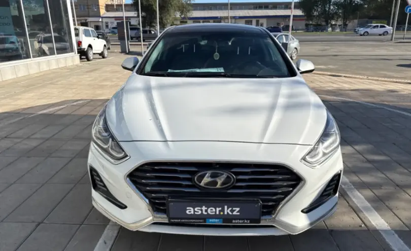 Hyundai Sonata 2019 года за 8 500 000 тг. в Уральск фото 2
