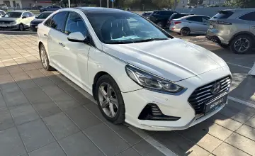 Hyundai Sonata 2019 года за 8 500 000 тг. в Уральск фото 3