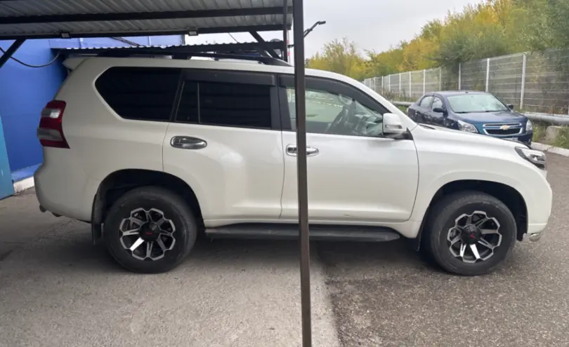 Toyota Land Cruiser Prado 2015 года за 18 000 000 тг. в Усть-Каменогорск фото 4
