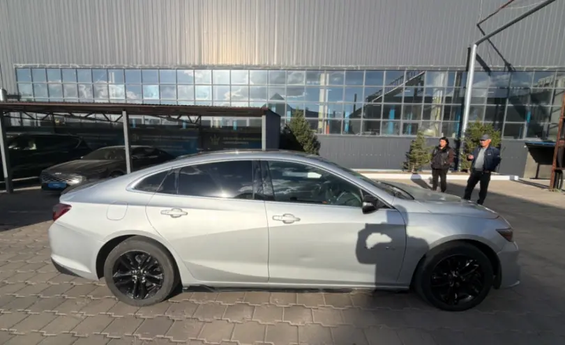 Chevrolet Malibu 2018 года за 7 500 000 тг. в Караганда фото 4