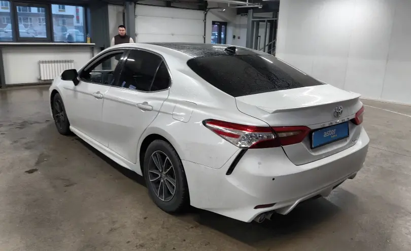 Toyota Camry 2018 года за 15 000 000 тг. в Астана фото 4