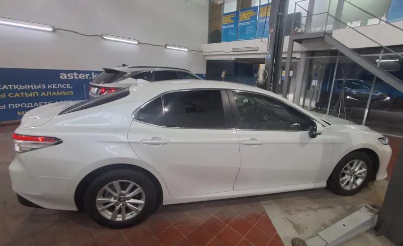 Toyota Camry 2019 года за 12 000 000 тг. в Астана фото 4