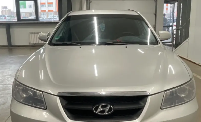 Hyundai Sonata 2006 года за 3 000 000 тг. в Астана фото 2