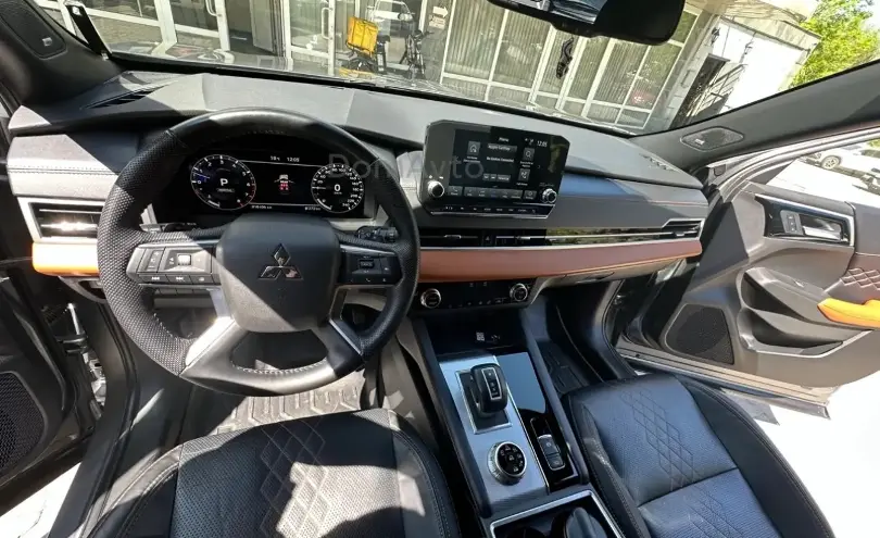 Mitsubishi Outlander 2023 года за 16 000 000 тг. в Алматы фото 4
