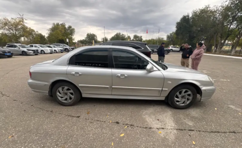 Hyundai Sonata 2003 года за 2 200 000 тг. в Актобе фото 4