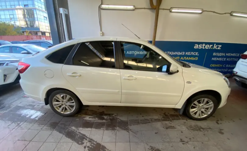 LADA (ВАЗ) Granta 2017 года за 3 000 000 тг. в Астана фото 4