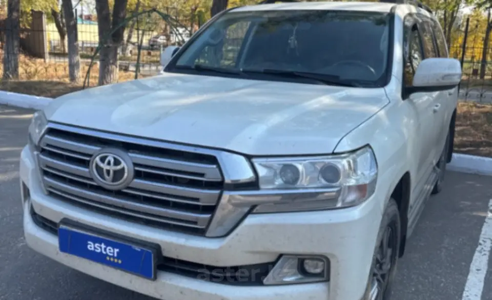 Toyota Land Cruiser 2018 года за 30 500 000 тг. в Актобе