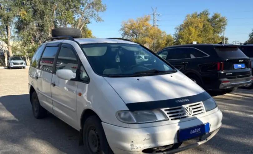 Volkswagen Sharan 1997 года за 2 500 000 тг. в Актобе фото 3
