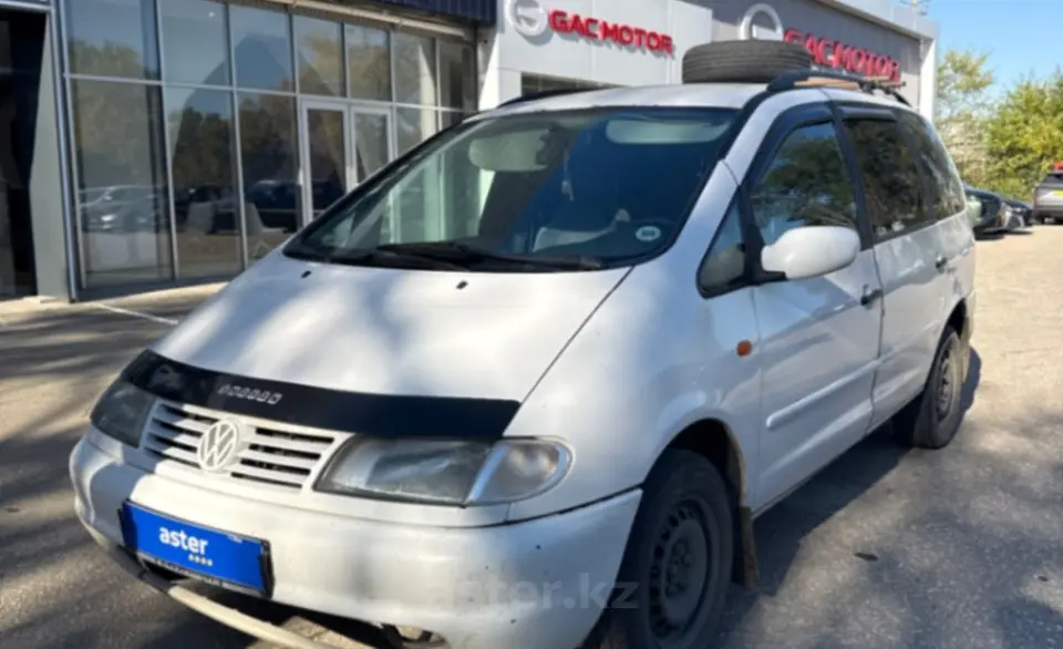 Volkswagen Sharan 1997 года за 2 500 000 тг. в Актобе