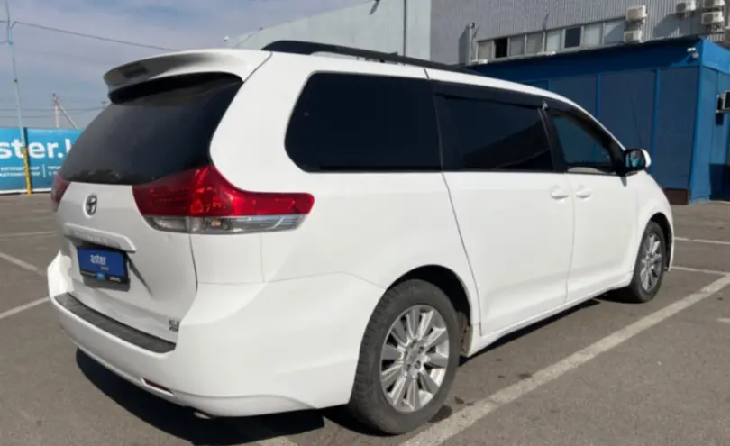 Toyota Sienna 2014 года за 12 500 000 тг. в Алматы фото 3