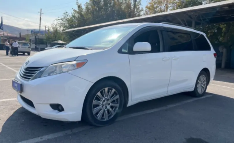 Toyota Sienna 2014 года за 12 500 000 тг. в Алматы фото 1